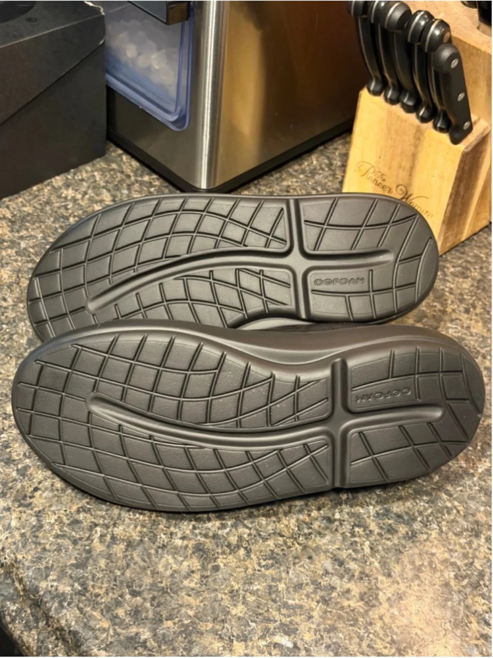 NIB Oofos Club+ WOMEN'S SLIP-ON LEATHER SHOE